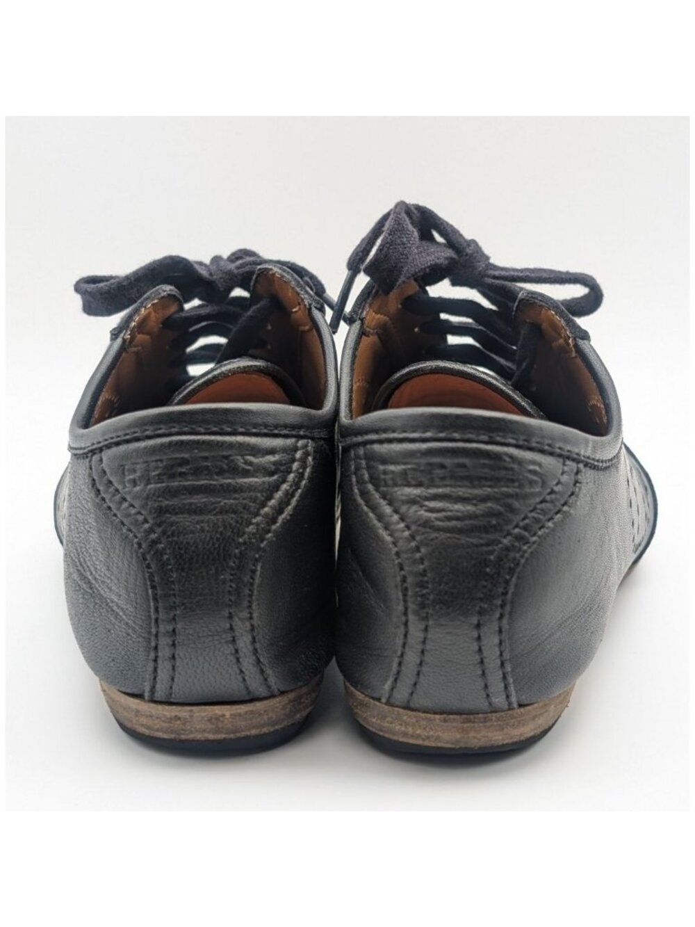 Hermes Evelyne Sneakers Leather Perforated Black - Picture 5 of 11